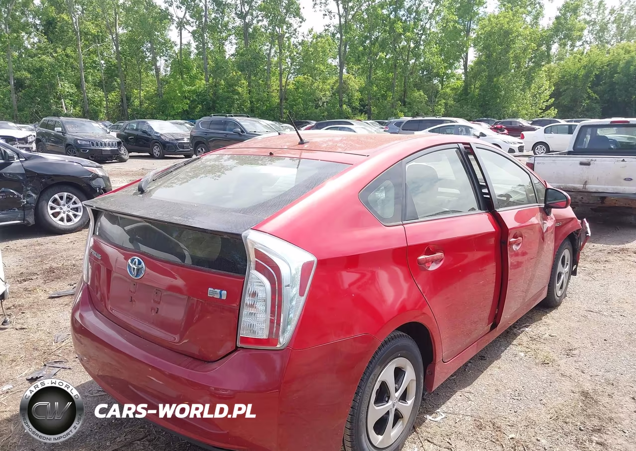 2013 Toyota Prius Two VIN:JTDKN3DU7D5644984 - 4