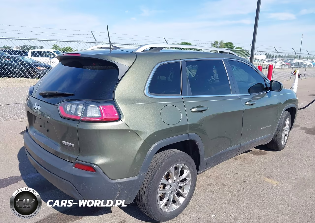 2019 Jeep Cherokee Latitude Plus Fwd VIN:1C4PJLLB9KD226477 - 4