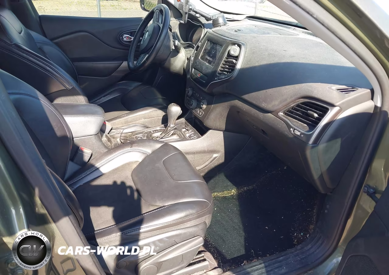 2019 Jeep Cherokee Latitude Plus Fwd VIN:1C4PJLLB9KD226477 - 5