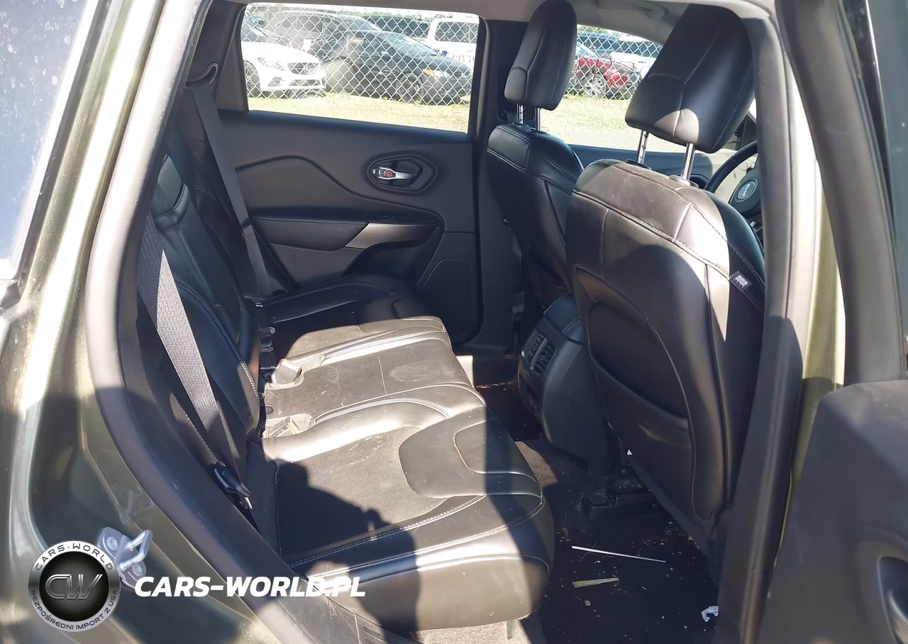 2019 Jeep Cherokee Latitude Plus Fwd VIN:1C4PJLLB9KD226477 - 8