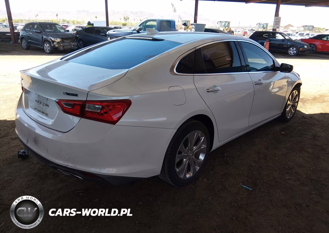 2018 Chevrolet Malibu Premier VIN:1G1ZE5SX9JF148512 - 4