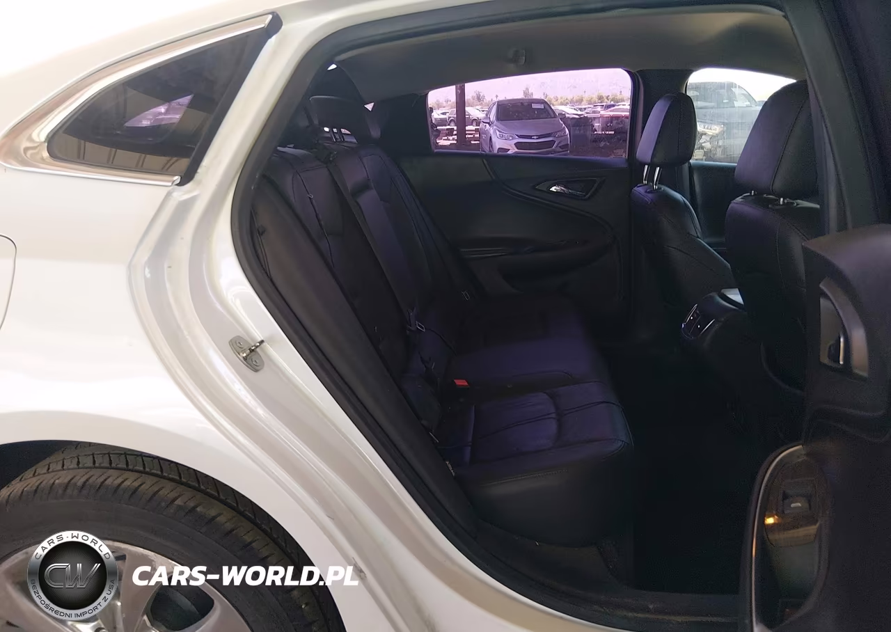 2018 Chevrolet Malibu Premier VIN:1G1ZE5SX9JF148512 - 8