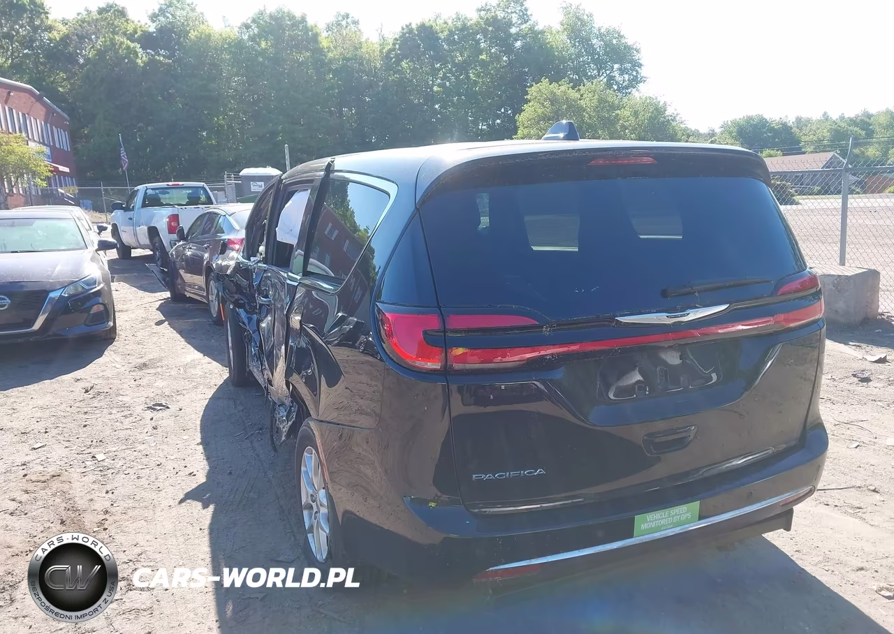 2024 Chrysler Pacifica Touring VIN:2C4RC1FG4RR144176 - 3