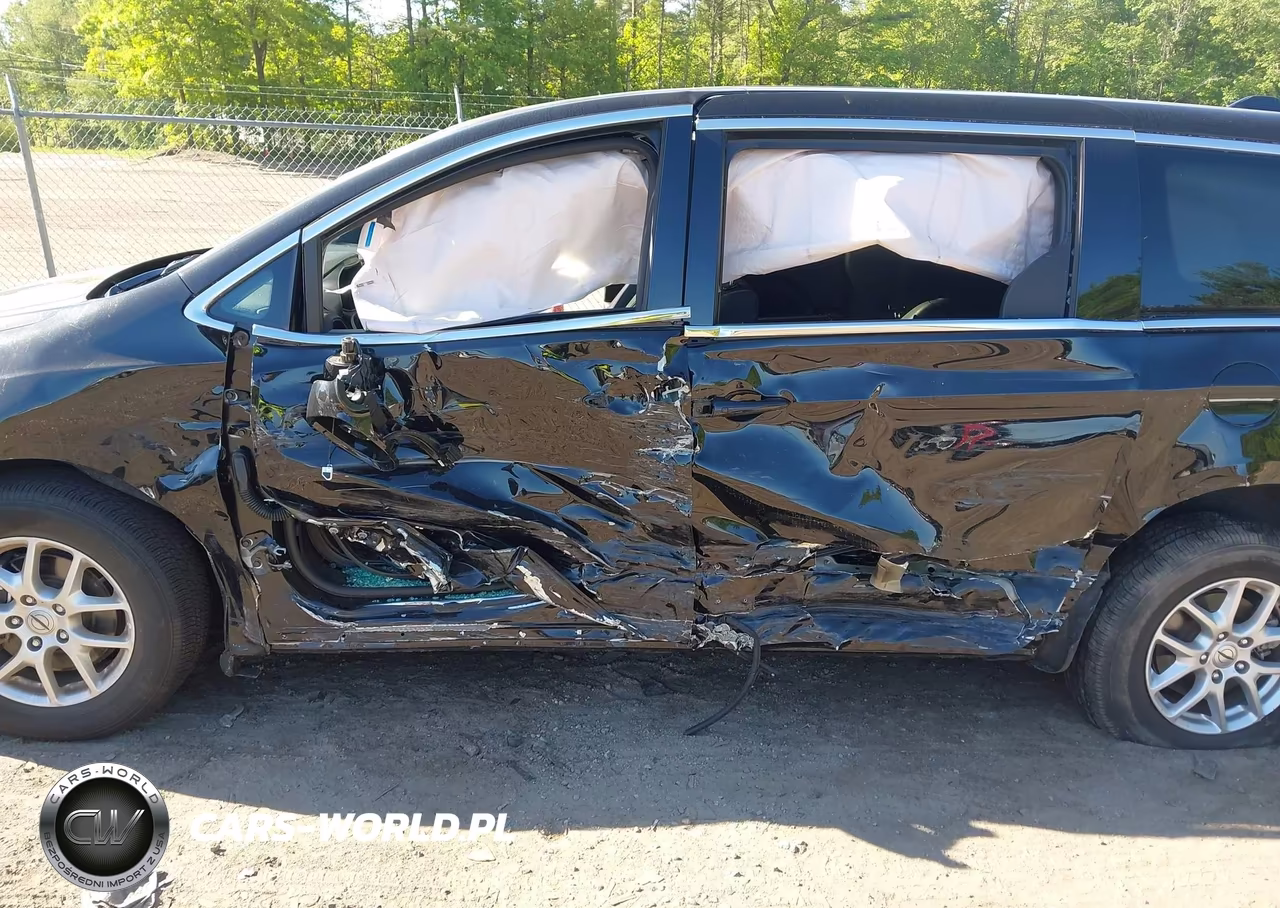 2024 Chrysler Pacifica Touring VIN:2C4RC1FG4RR144176 - 6