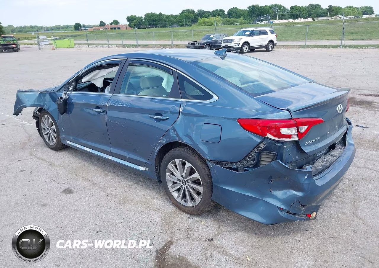 2015 Hyundai Sonata Sport VIN:5NPE34AF9FH212138 - 3