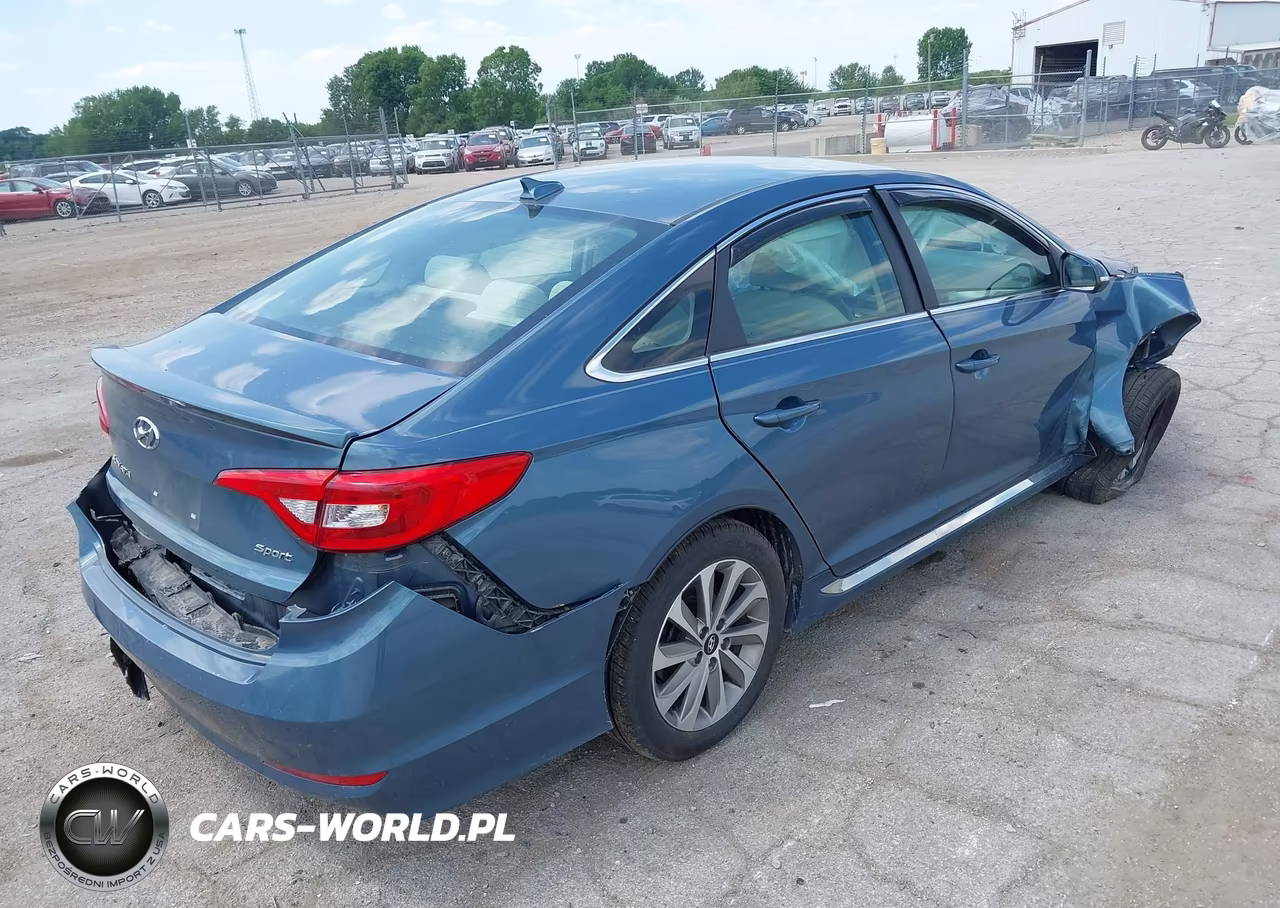 2015 Hyundai Sonata Sport VIN:5NPE34AF9FH212138 - 4
