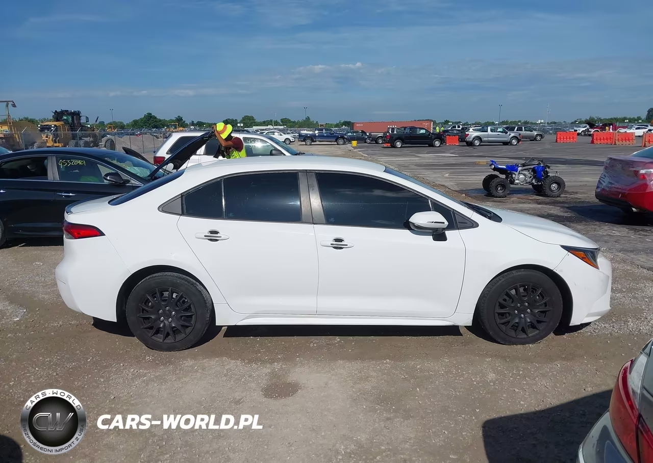2021 Toyota Corolla Le VIN:5YFEPMAE3MP181318 - 13