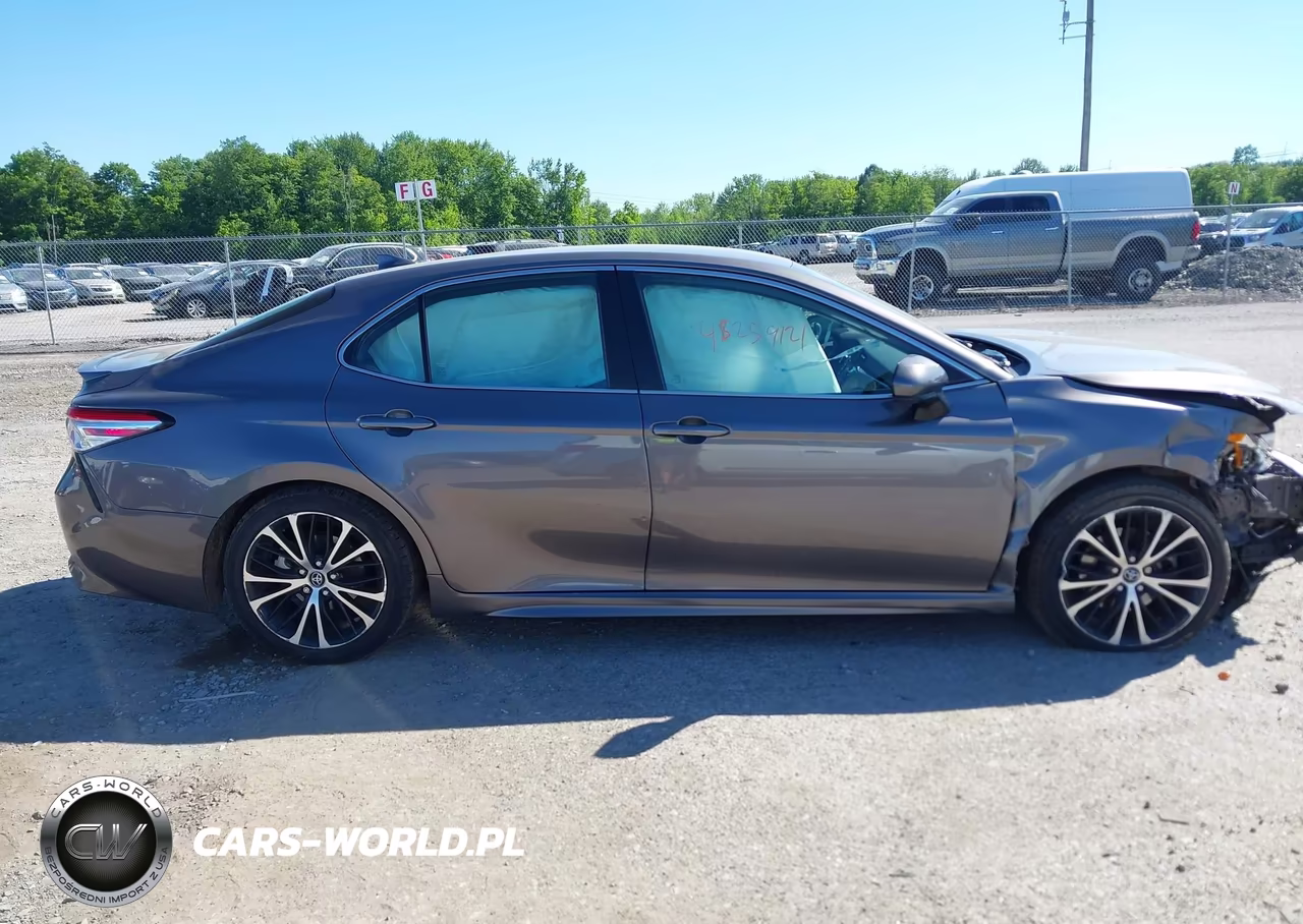 2020 Toyota Camry Se VIN:4T1G11AK4LU334767 - 13