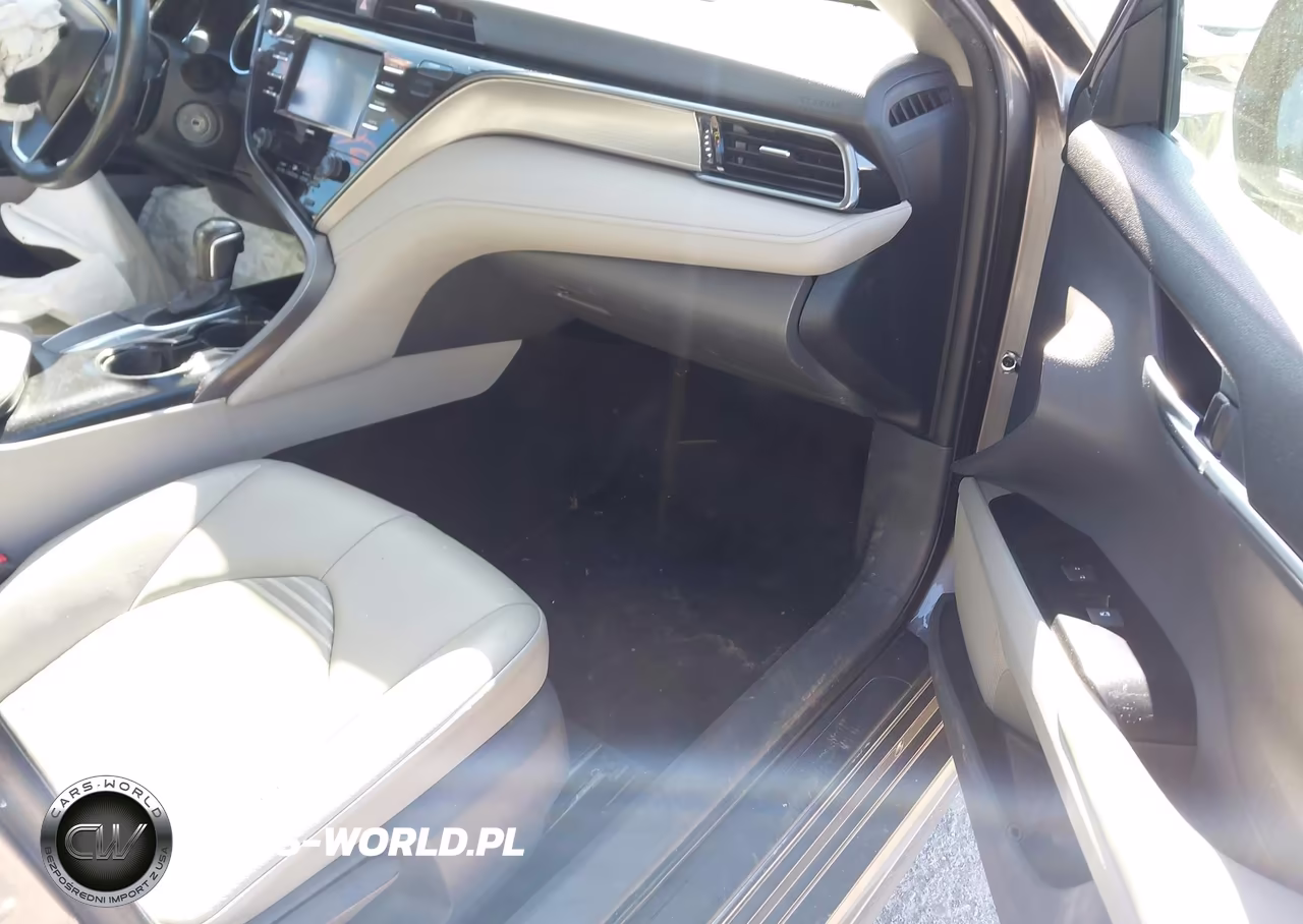 2020 Toyota Camry Se VIN:4T1G11AK4LU334767 - 5
