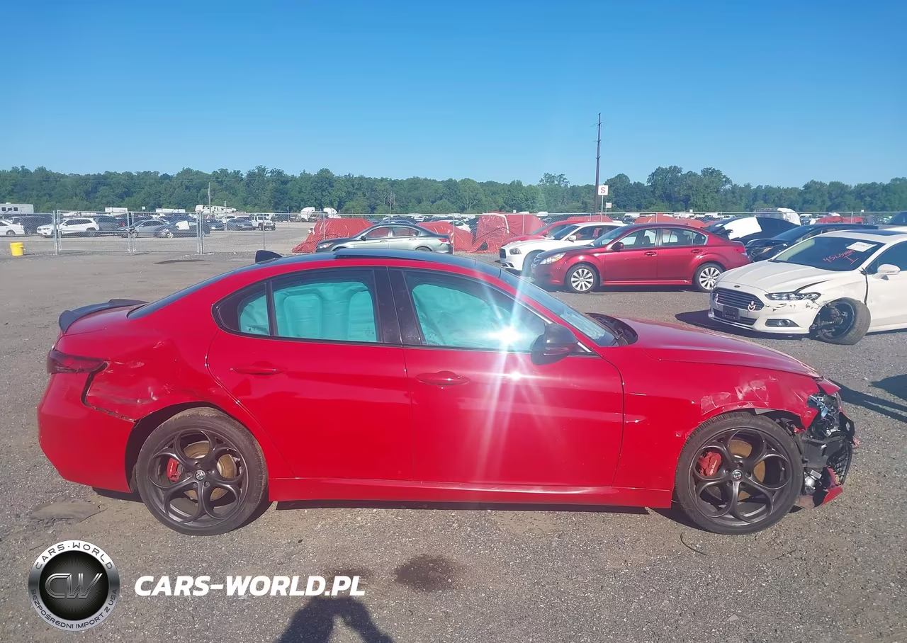 2017 Alfa Romeo Giulia Ti Awd VIN:ZARFAEEN2H7537437 - 13
