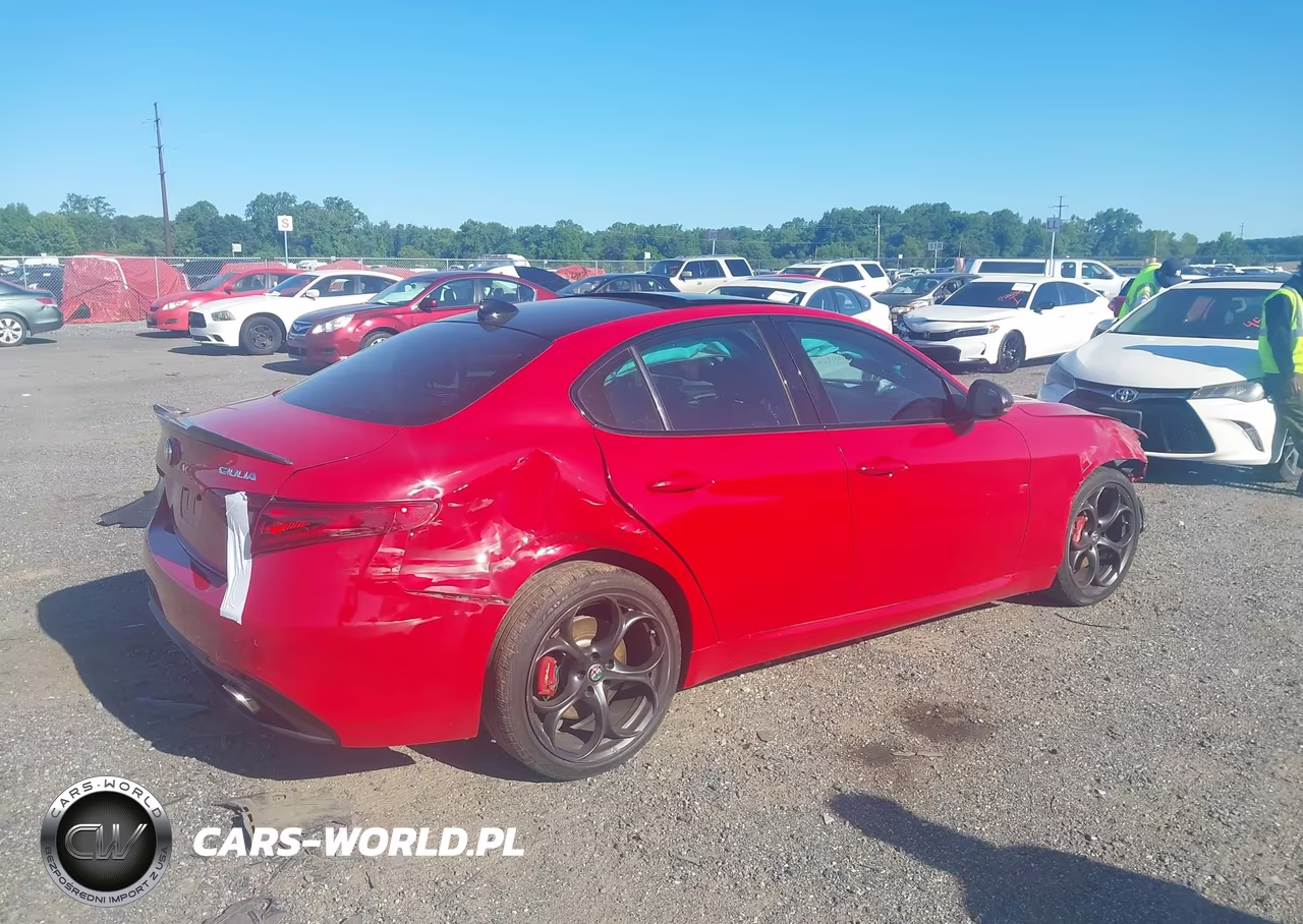 2017 Alfa Romeo Giulia Ti Awd VIN:ZARFAEEN2H7537437 - 4