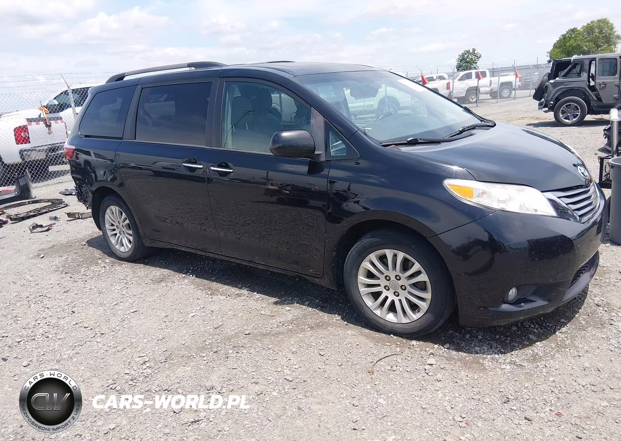 2017 Toyota Sienna Xle Premium 8 Passenger – zdjęcie 1 z 17