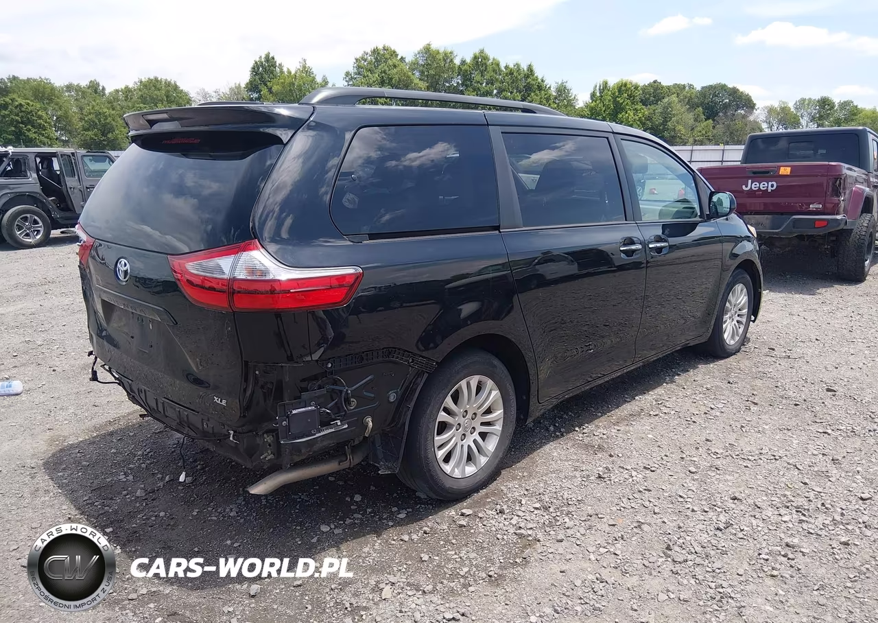 2017 Toyota Sienna Xle Premium 8 Passenger VIN:5TDYZ3DCXHS867333 - 4
