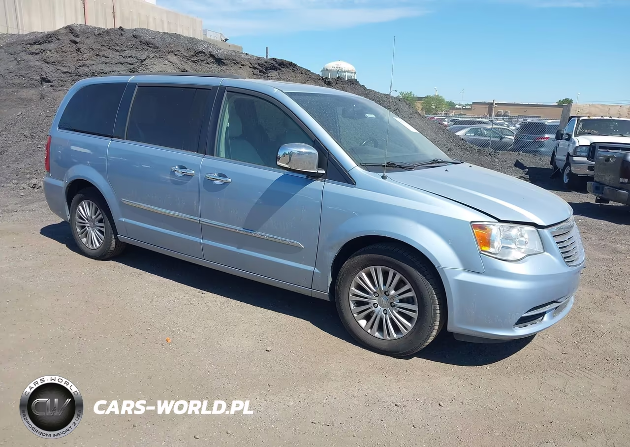 2016 Chrysler Town & Country Touring-L – zdjęcie 1 z 16