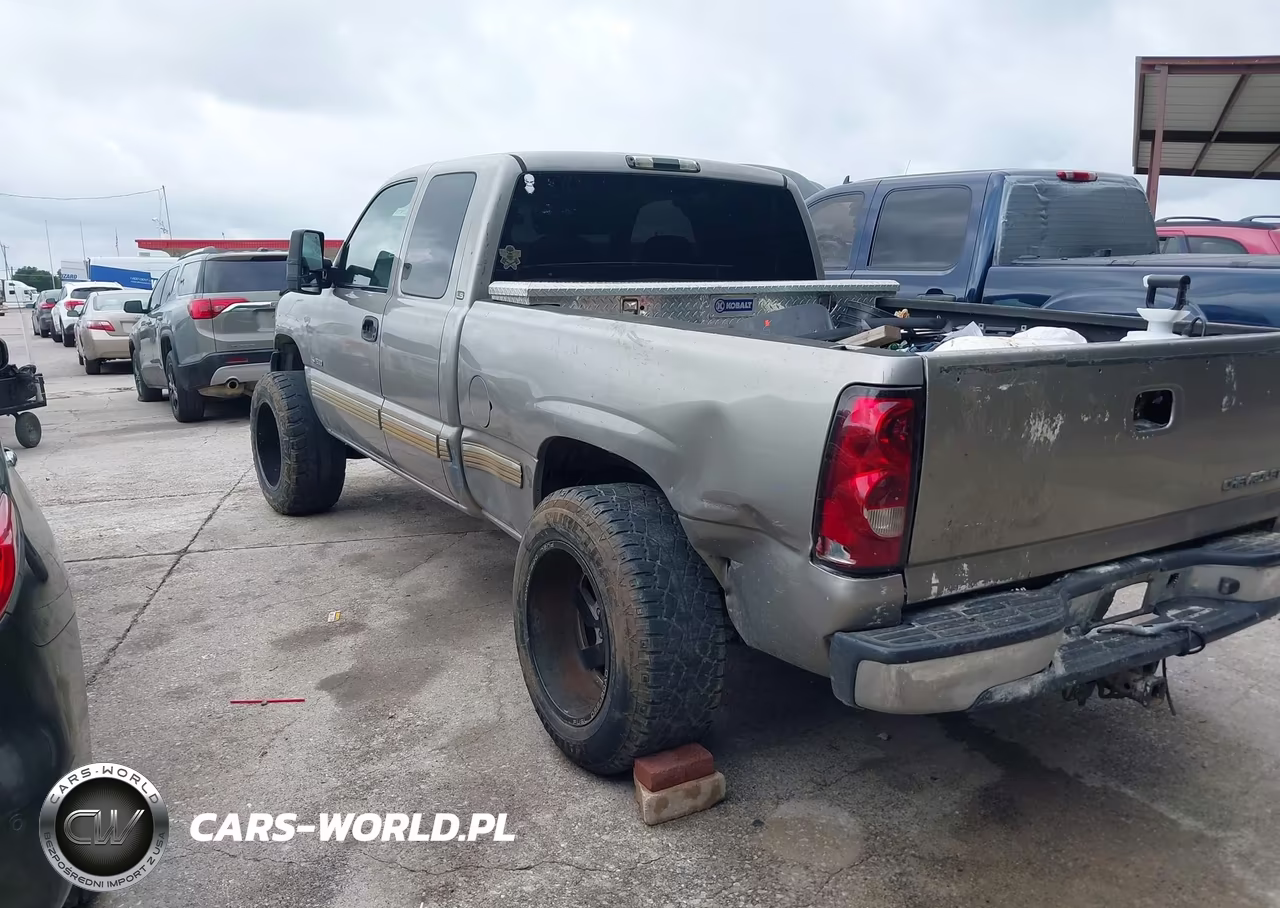 2001 Chevrolet Silverado 1500 Ls VIN:2GCEC19T611160275 - 3