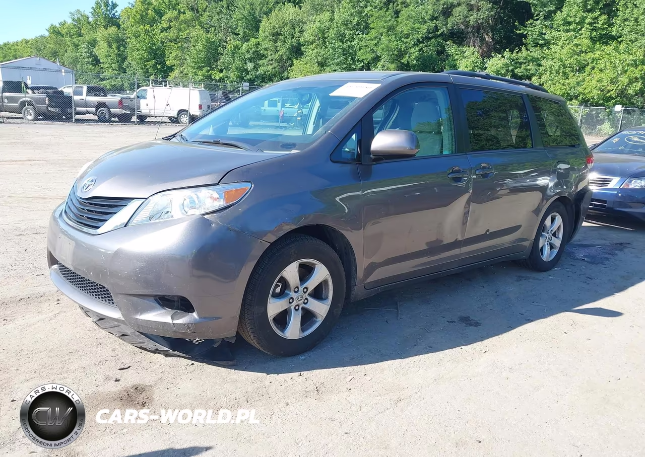 2013 Toyota Sienna Le V6 8 Passenger VIN:5TDKK3DC1DS387783 - 2