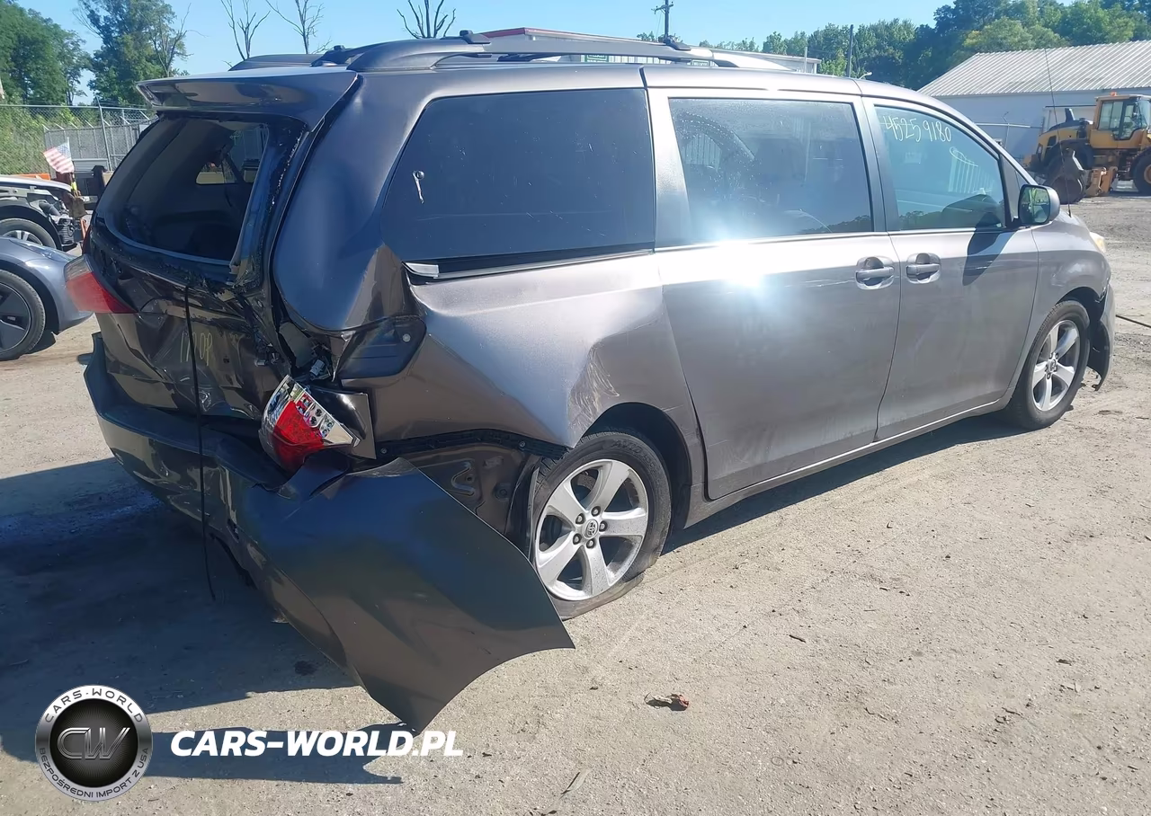 2013 Toyota Sienna Le V6 8 Passenger VIN:5TDKK3DC1DS387783 - 4