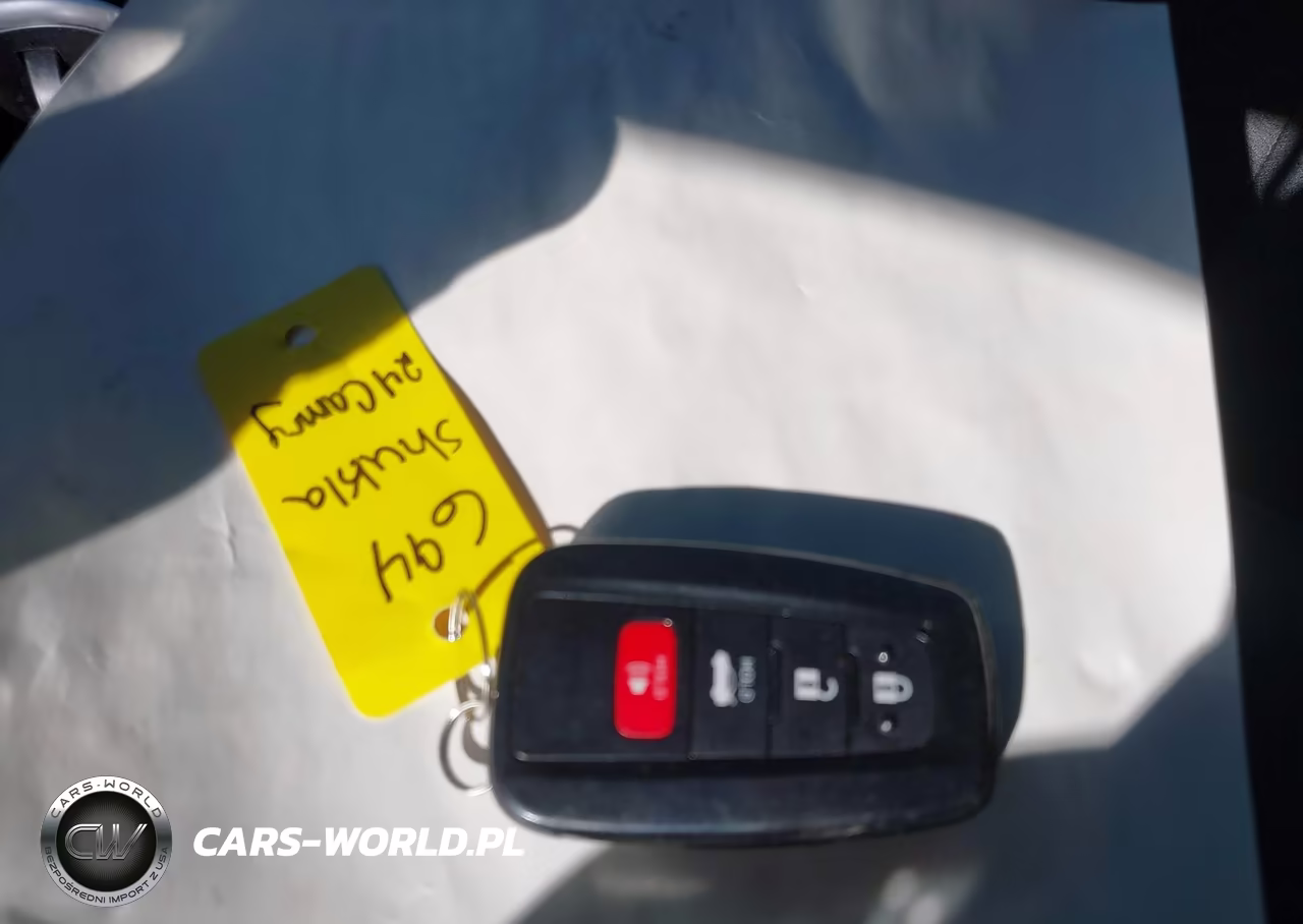 2024 Toyota Camry Hybrid Le VIN:4T1C31AK3RU631918 - 11