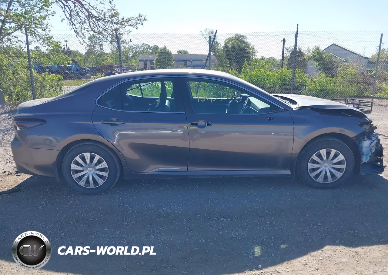 2024 Toyota Camry Hybrid Le VIN:4T1C31AK3RU631918 - 14