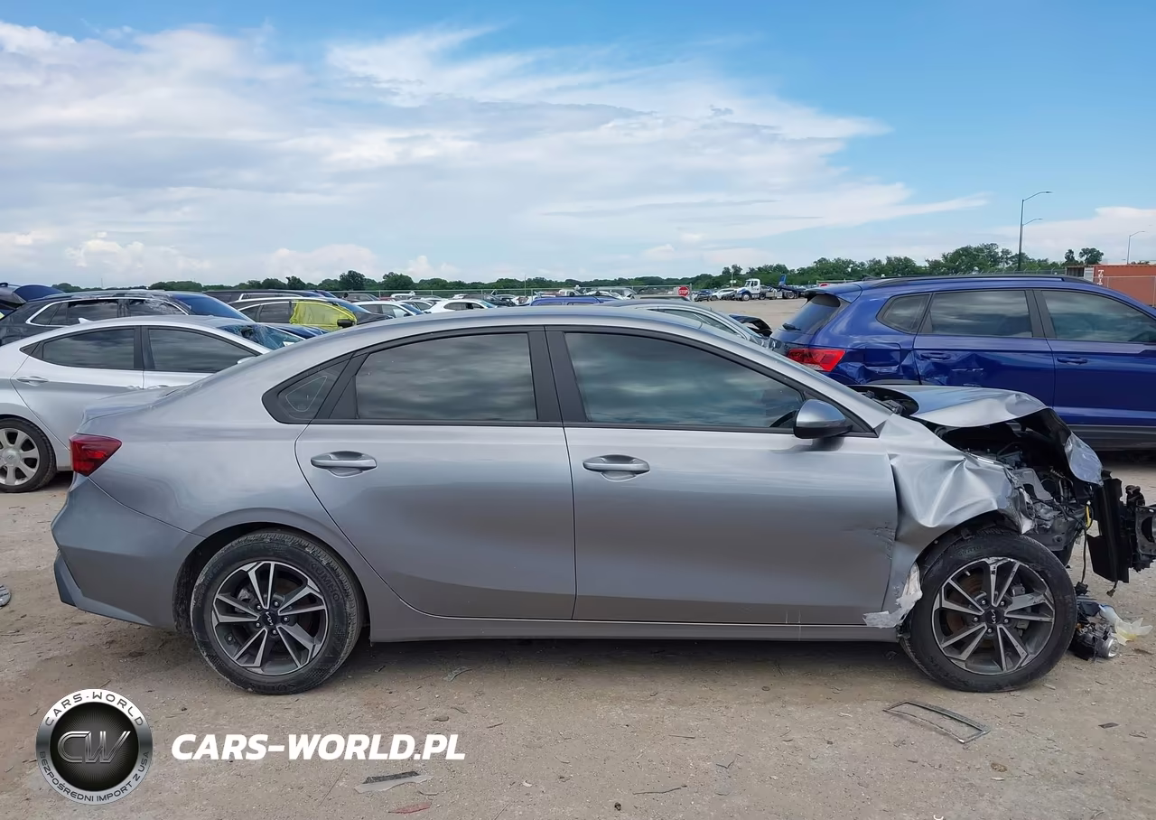 2023 Kia Forte Lxs VIN:3KPF24AD3PE566510 - 13