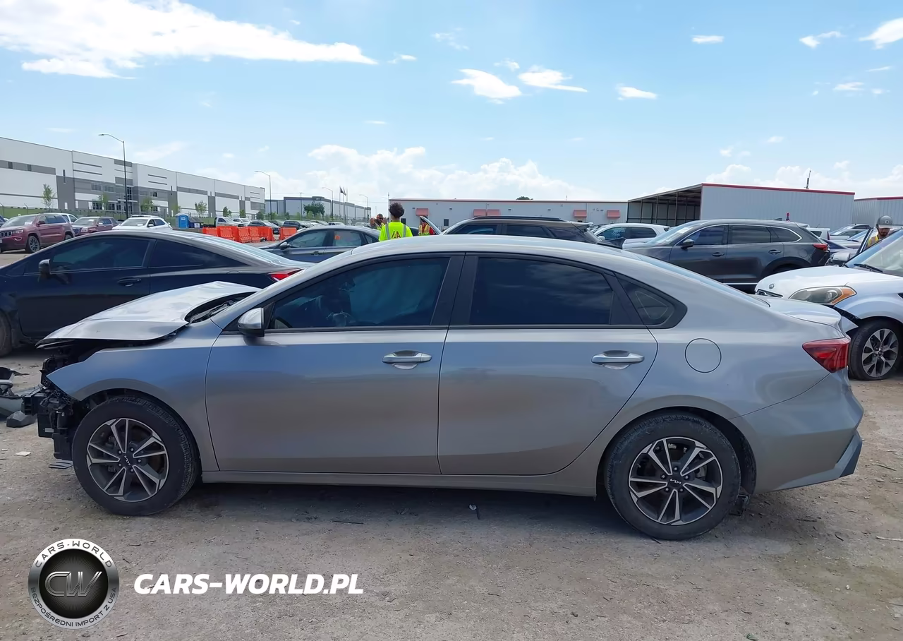 2023 Kia Forte Lxs VIN:3KPF24AD3PE566510 - 14
