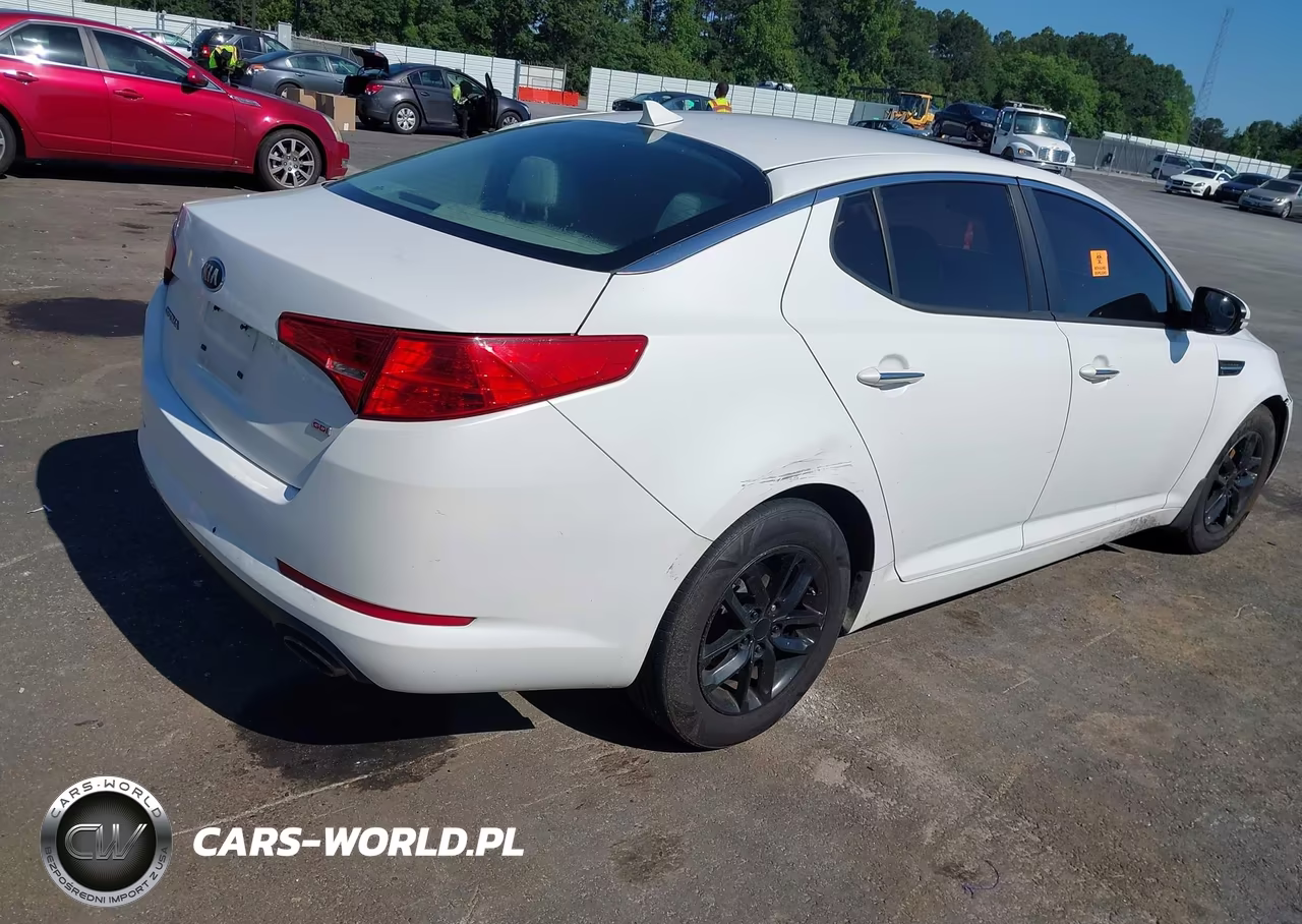 2013 Kia Optima Lx VIN:KNAGM4A75D5337811 - 4