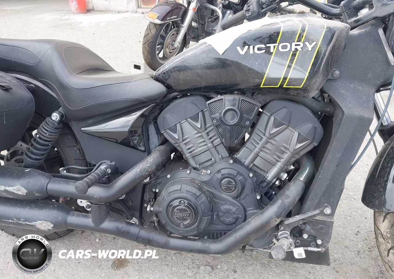 2017 Victory Motorcycles Octane VIN:5VPFTB007H3000537 - 8