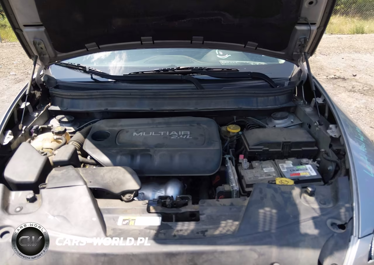 2015 Jeep Cherokee Sport VIN:1C4PJLAB3FW761768 - 10