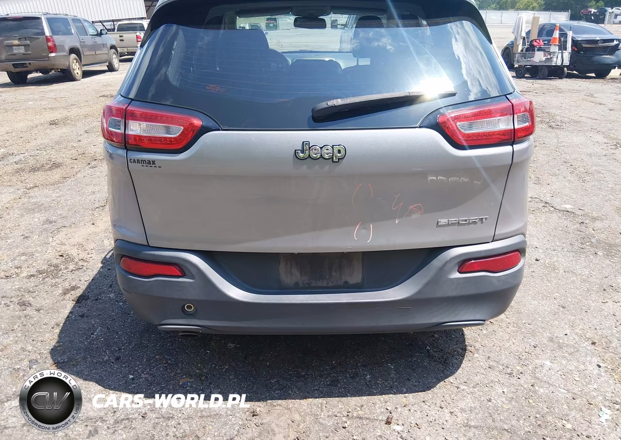 2015 Jeep Cherokee Sport VIN:1C4PJLAB3FW761768 - 15