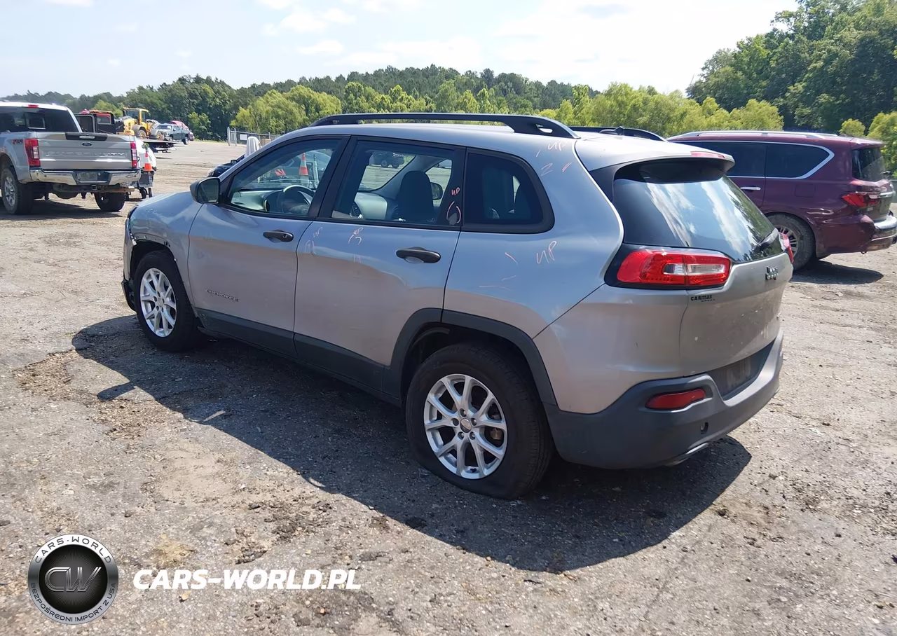 2015 Jeep Cherokee Sport VIN:1C4PJLAB3FW761768 - 3