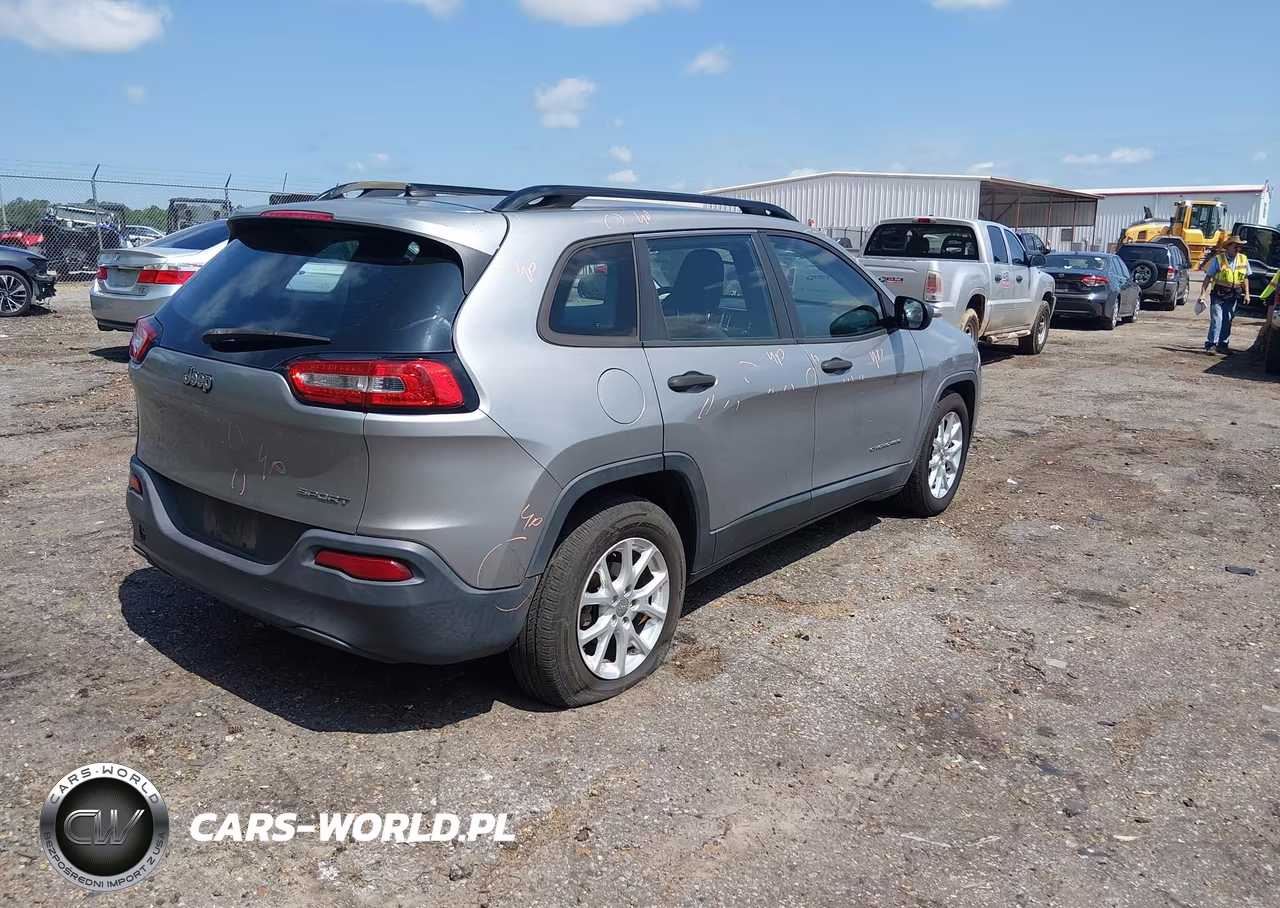 2015 Jeep Cherokee Sport VIN:1C4PJLAB3FW761768 - 4