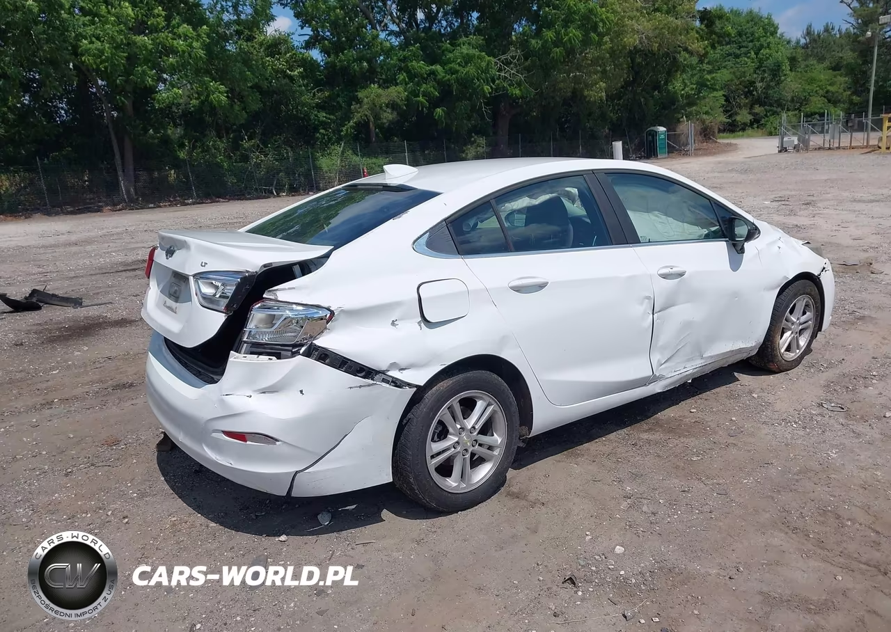 2018 Chevrolet Cruze Lt Auto VIN:1G1BE5SMXJ7114077 - 4