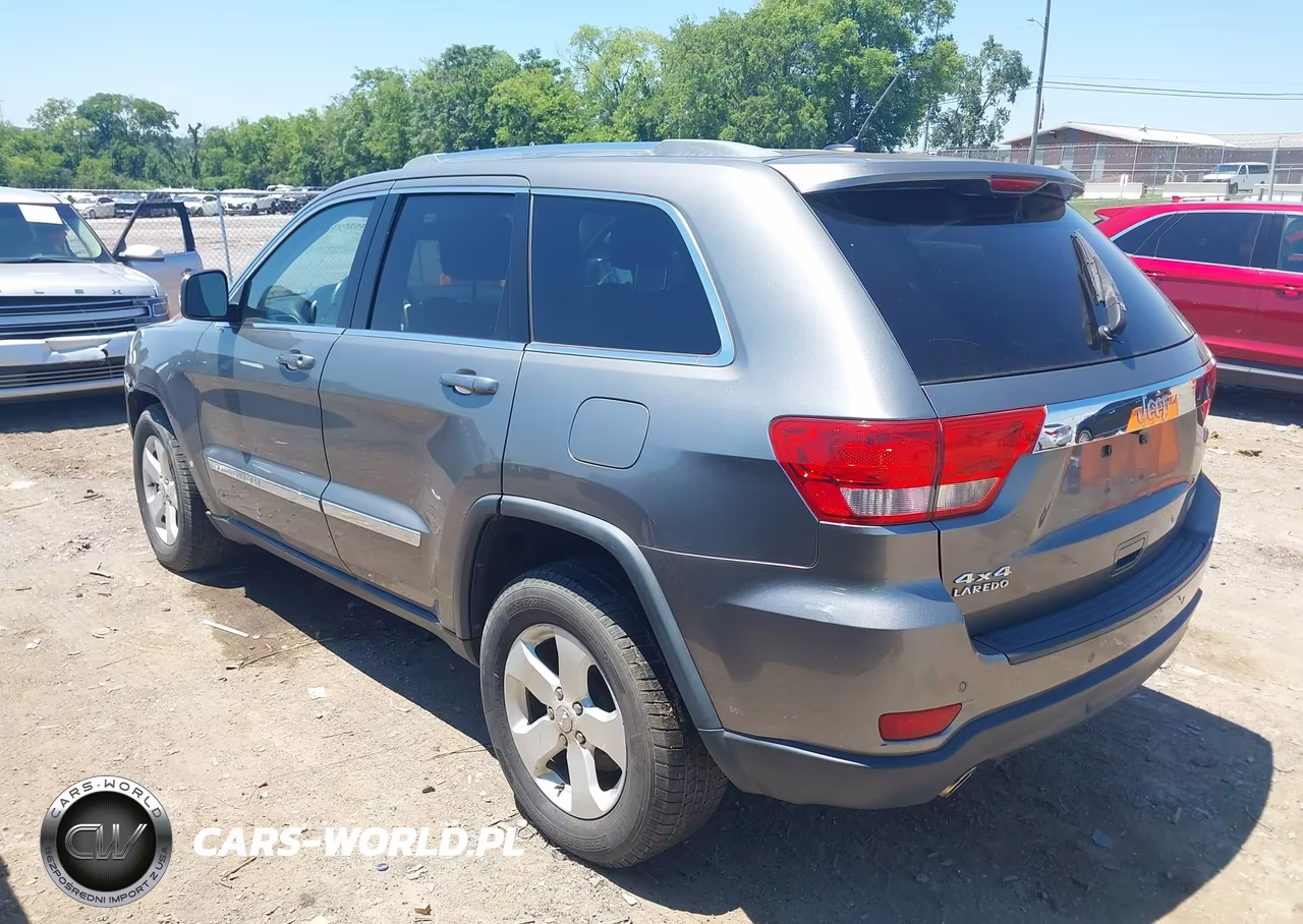 2012 Jeep Grand Cherokee Laredo VIN:1C4RJFAT0CC284460 - 3