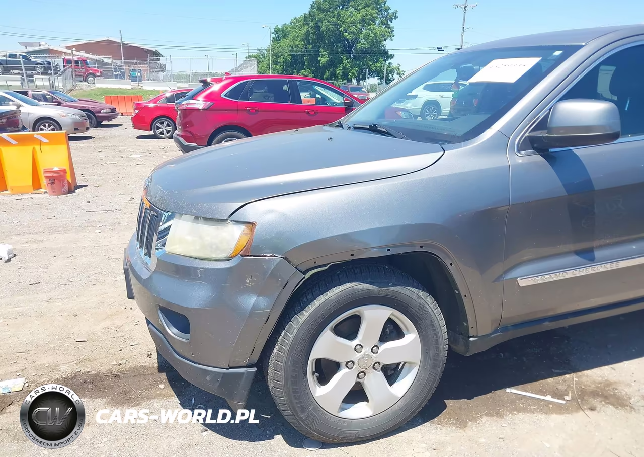 2012 Jeep Grand Cherokee Laredo VIN:1C4RJFAT0CC284460 - 6