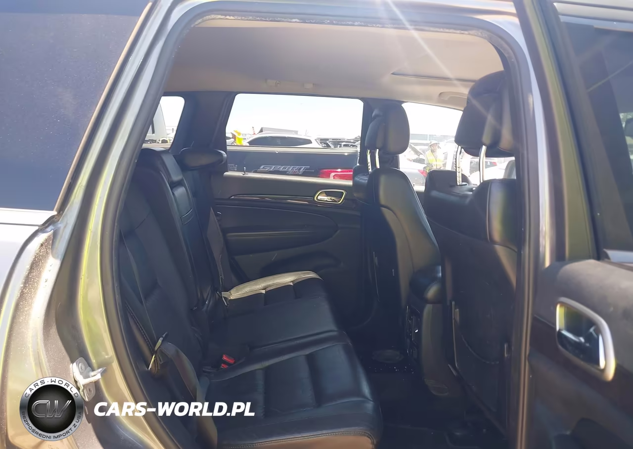 2012 Jeep Grand Cherokee Laredo VIN:1C4RJFAT0CC284460 - 8