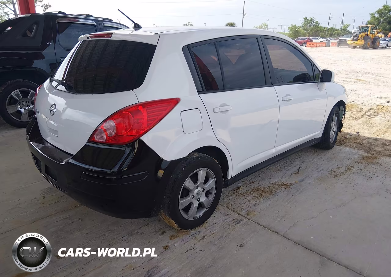 2010 Nissan Versa 1.8S VIN:3N1BC1CP4AL376870 - 4