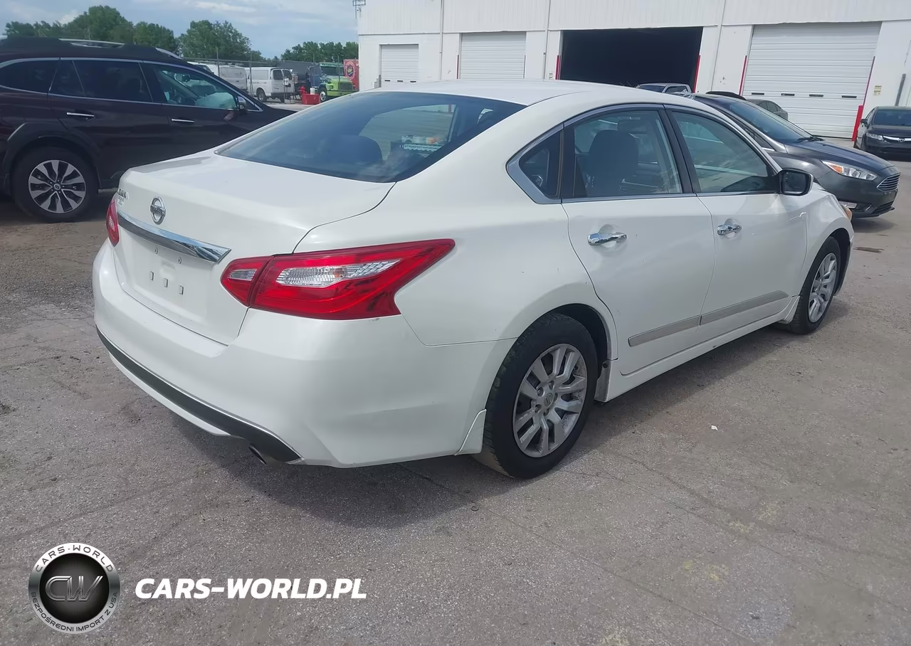 2017 Nissan Altima 2.5 VIN:1N4AL3APXHN322447 - 4