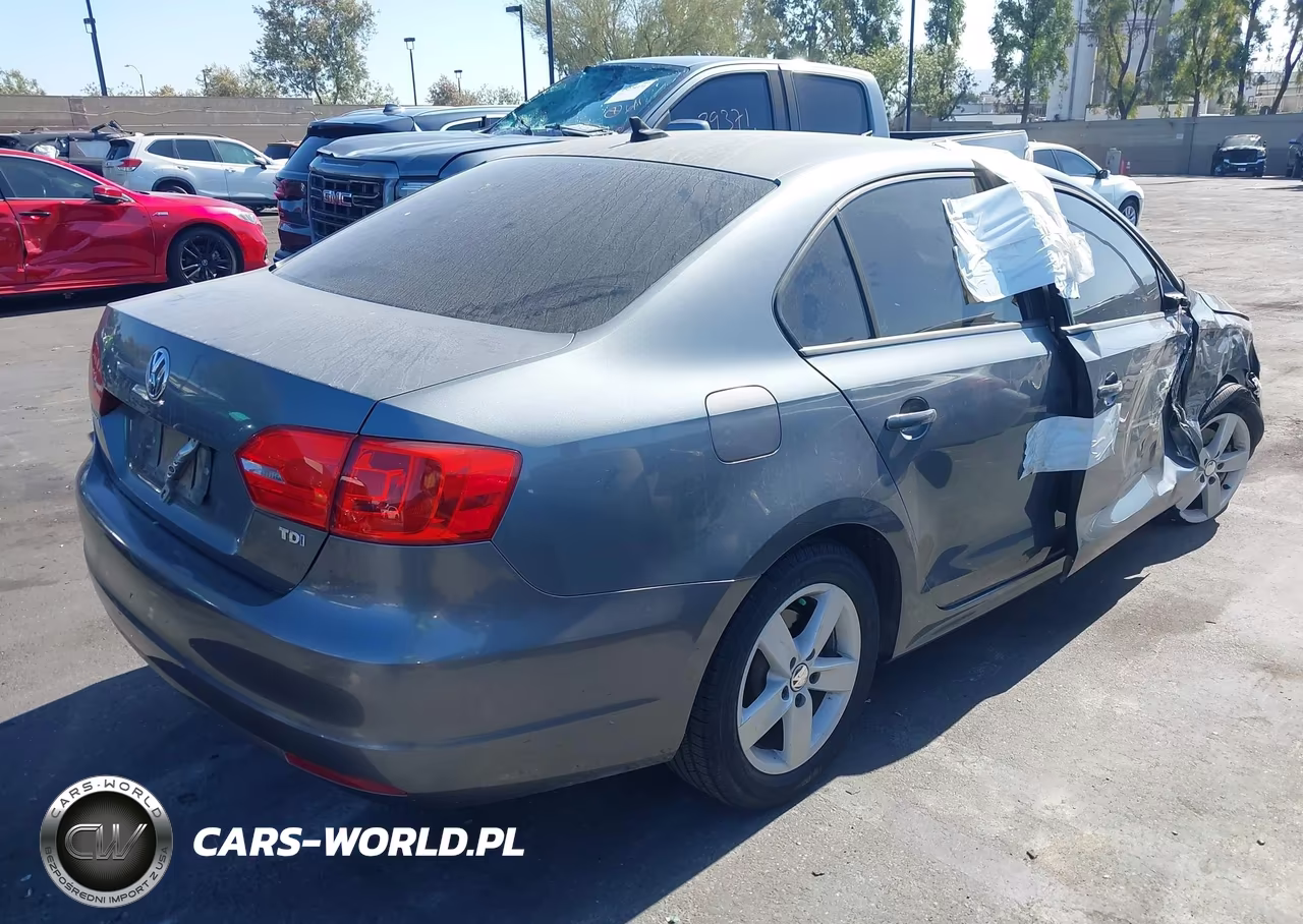 2011 Volkswagen Jetta 2.0L Tdi VIN:3VWLL7AJ6BM019833 - 4