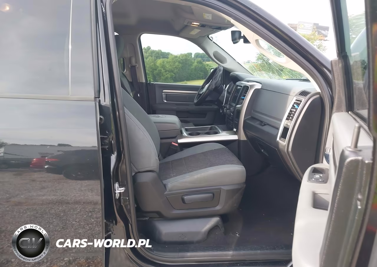 2018 Ram 1500 Big Horn 4X4 6'4 Box VIN:1C6RR7GT1JS344374 - 5