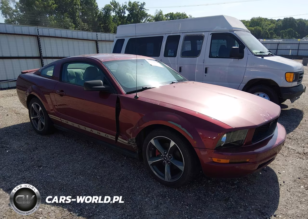 2007 Ford Mustang V6 Deluxe-V6 Premium – zdjęcie 1 z 13