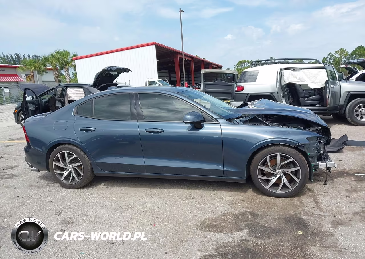 2020 Volvo S60 Momentum VIN:7JR102FK8LG064583 - 13
