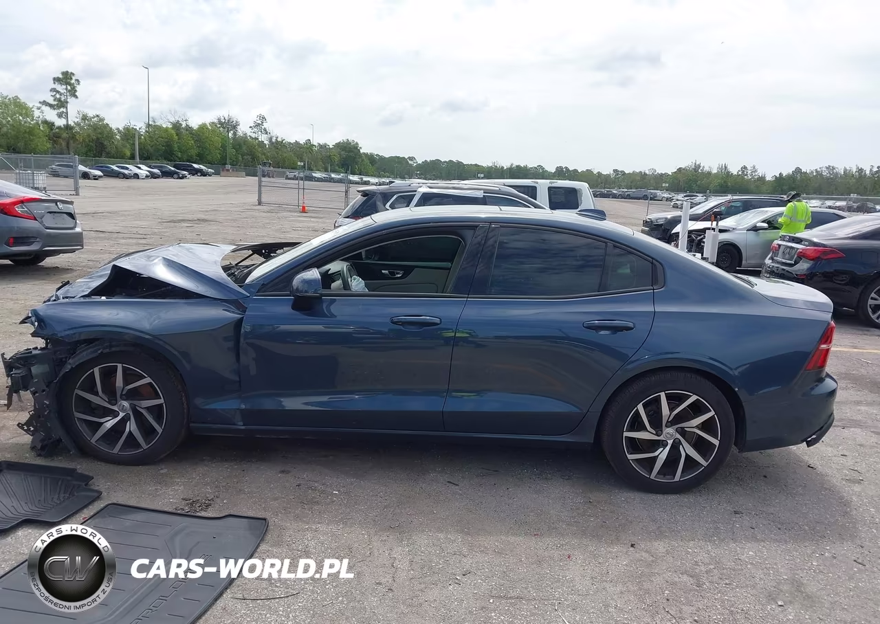 2020 Volvo S60 Momentum VIN:7JR102FK8LG064583 - 14