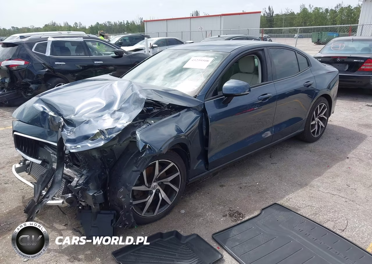 2020 Volvo S60 Momentum VIN:7JR102FK8LG064583 - 2