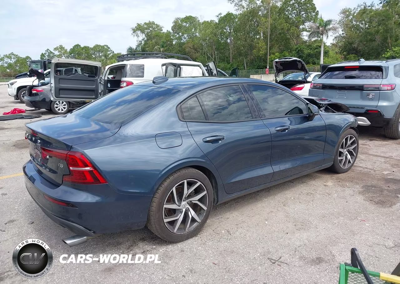 2020 Volvo S60 Momentum VIN:7JR102FK8LG064583 - 4
