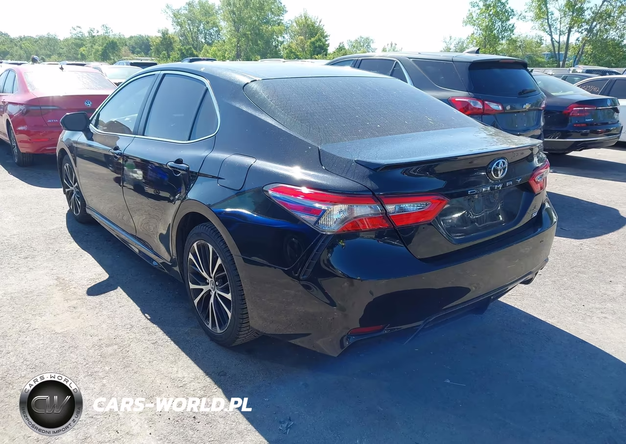 2018 Toyota Camry Se VIN:4T1B11HK6JU575551 - 3