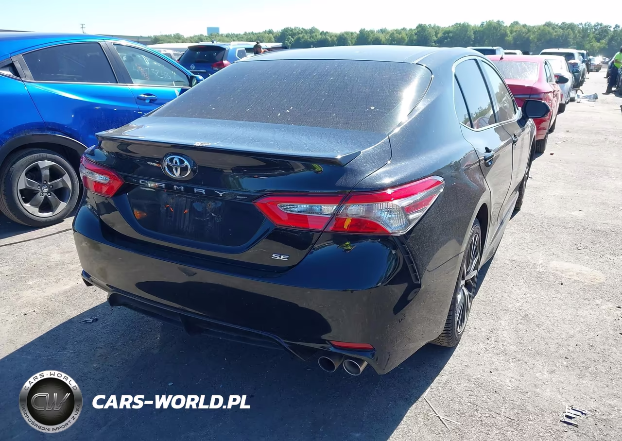 2018 Toyota Camry Se VIN:4T1B11HK6JU575551 - 4