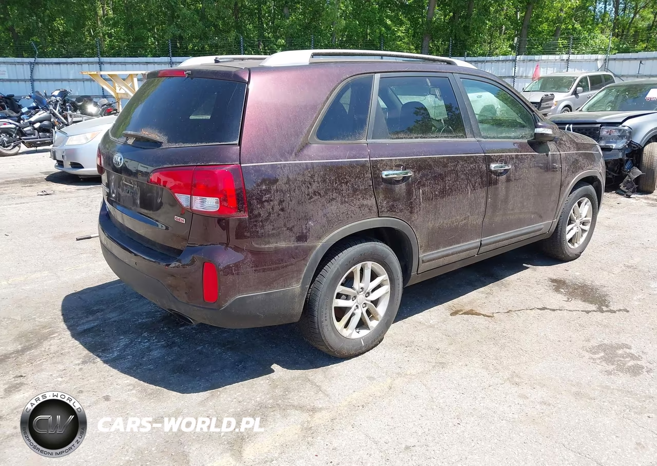 2015 Kia Sorento Lx VIN:5XYKT4A69FG578935 - 4