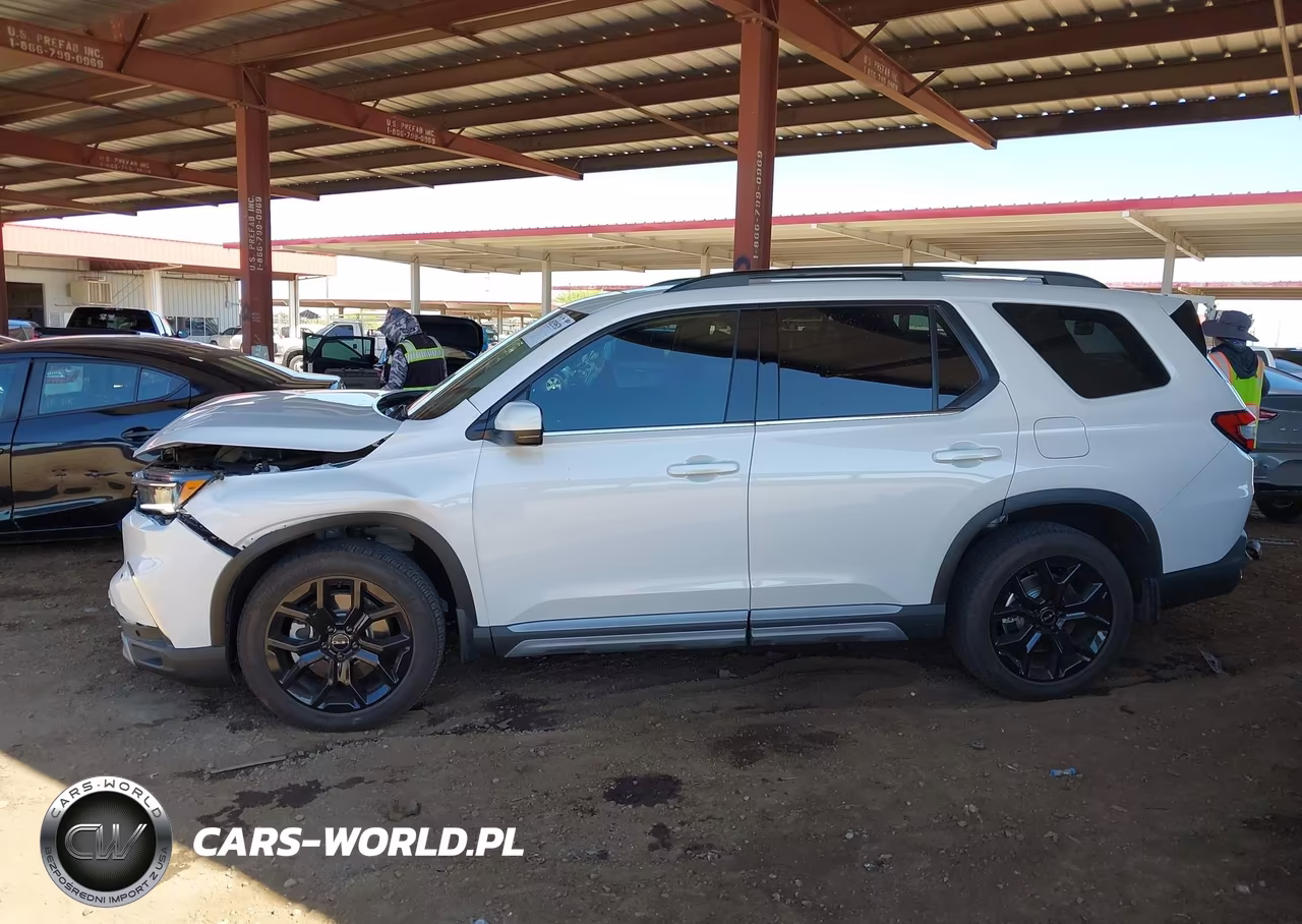 2025 Honda Pilot Touring VIN:5FNYG1H78SB114676 - 14