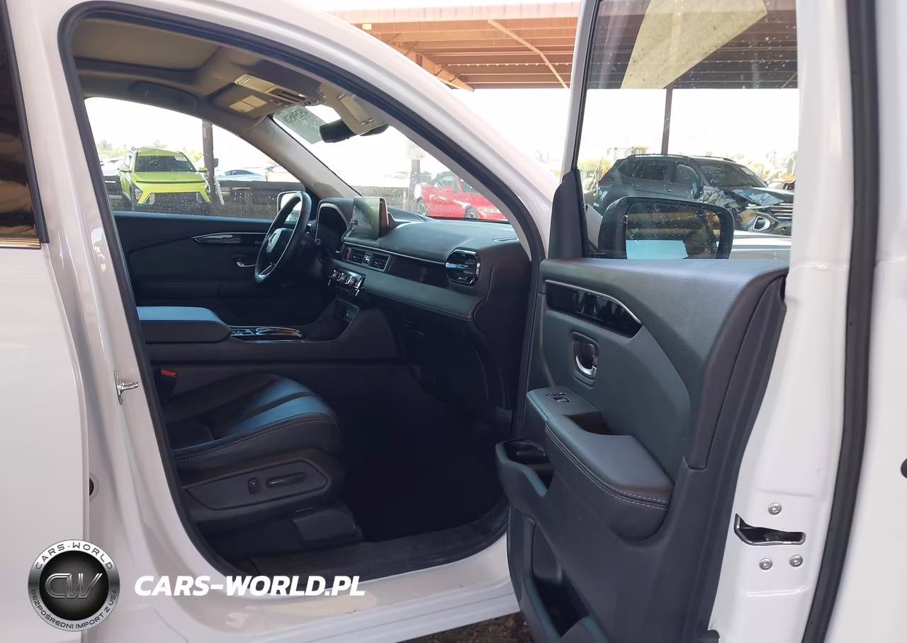 2025 Honda Pilot Touring VIN:5FNYG1H78SB114676 - 5
