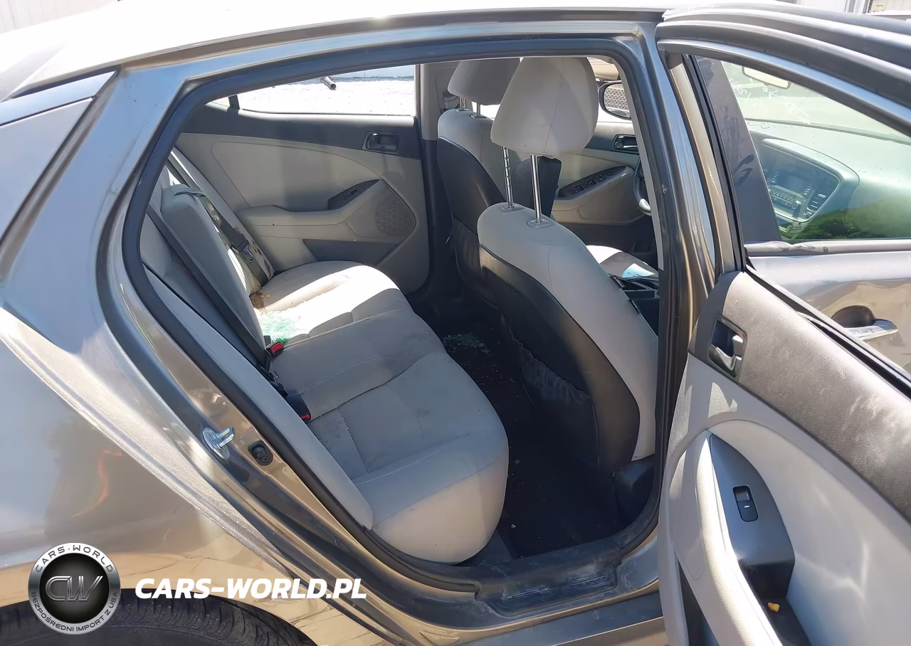 2015 Kia Optima Lx VIN:5XXGM4A77FG505708 - 8